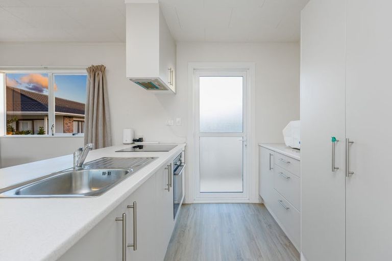 Photo of property in 12a Sturges Road, Henderson, Auckland, 0612