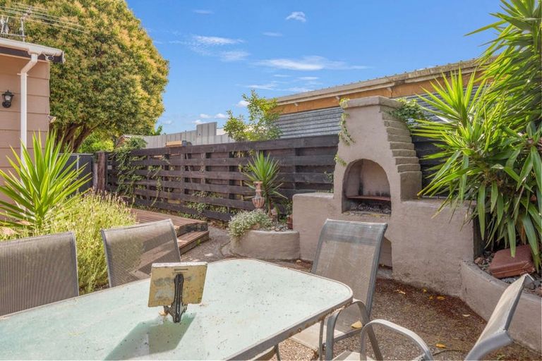 Photo of property in 76a Rugby Street, Awapuni, Palmerston North, 4412