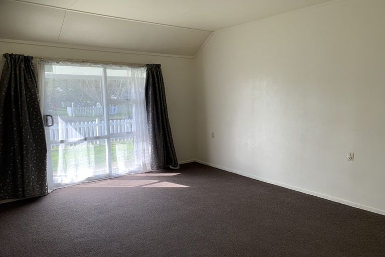 Photo of property in 1 Waimarie Park, Levin, 5510