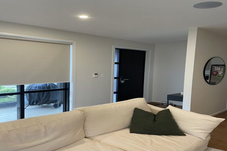 Photo of property in 1 Picnic Point Road, Hobsonville, Auckland, 0616