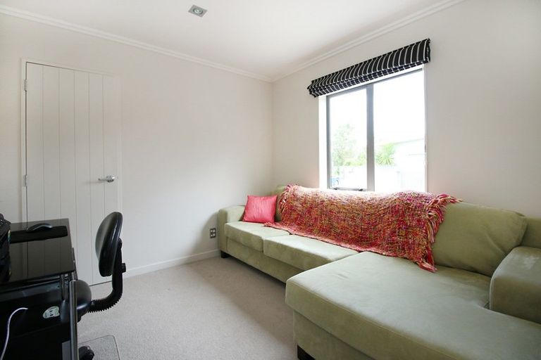 Photo of property in 23 Rosalie Terrace, Kelvin Grove, Palmerston North, 4414