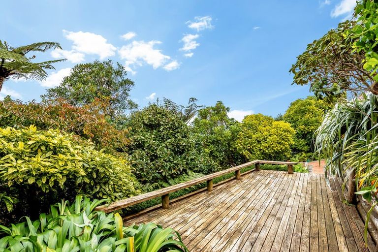 Photo of property in 4 Flint Way, Northland, Wellington, 6012