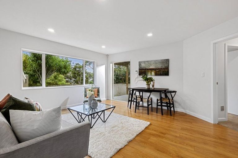 Photo of property in 487a East Coast Road, Murrays Bay, Auckland, 0630