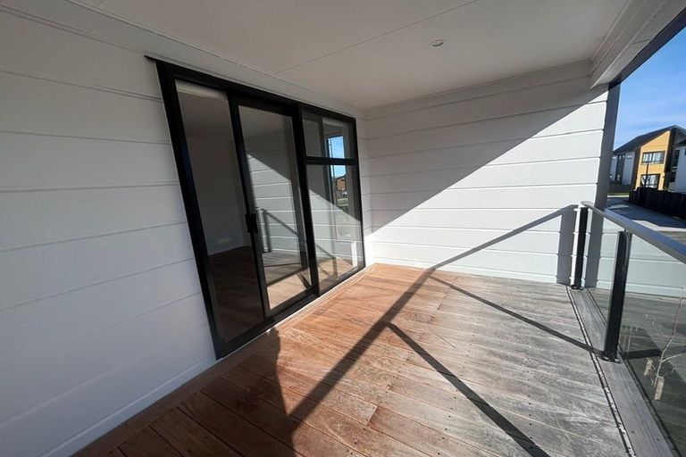 Photo of property in 79 Papatupu Way, Kumeu, 0810