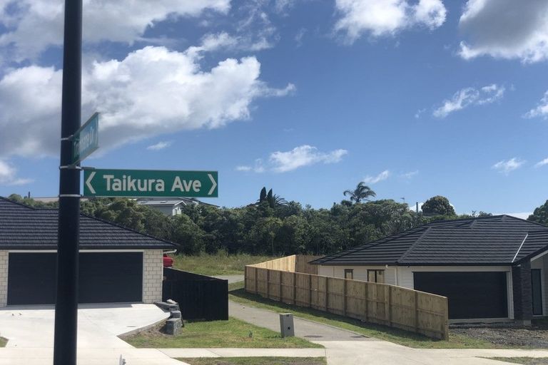 Photo of property in 46 Taikura Avenue, Red Beach, 0932