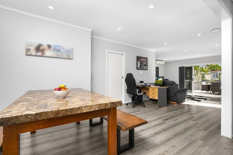 Photo of property in 34 Hallberry Road, Mangere East, Auckland, 2024