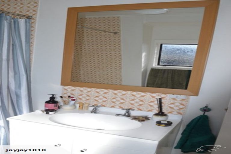 Photo of property in 100f5 Lyall Parade, Lyall Bay, Wellington, 6022