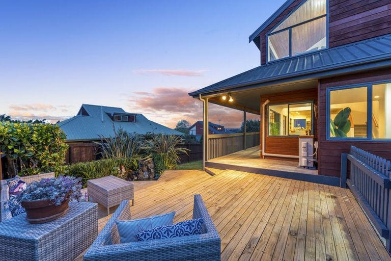 Photo of property in 30 Farquhar Road, Glendene, Auckland, 0602