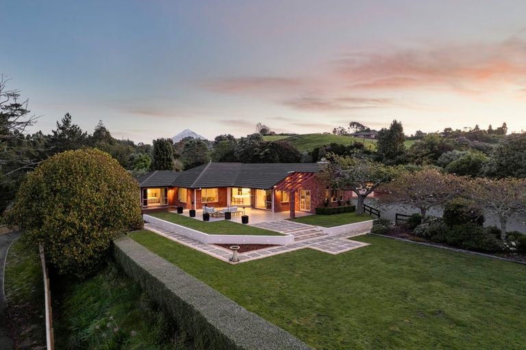 Photo of property in 377 Frankley Road, Ferndale, New Plymouth, 4310