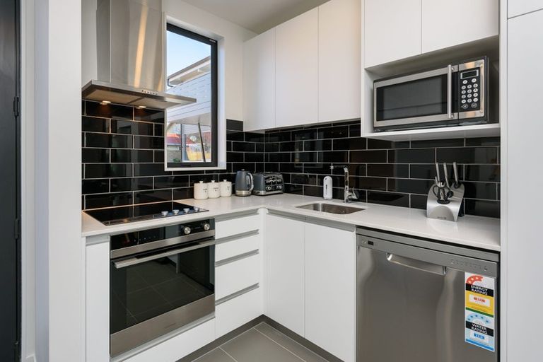 Photo of property in 74u6 Derwent Street, Island Bay, Wellington, 6023