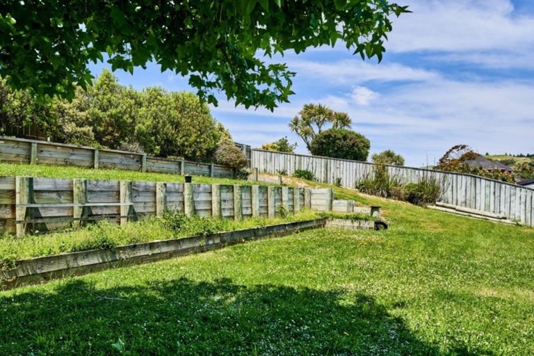 Photo of property in 14 Musket Lane, Whitby, Porirua, 5024