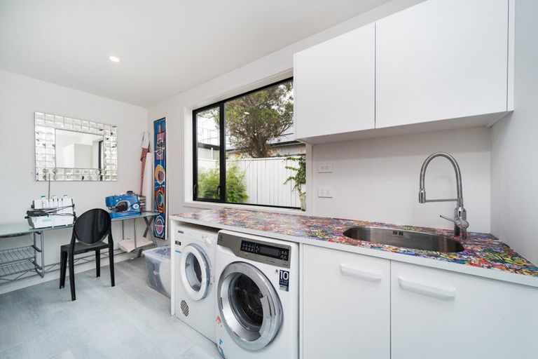 Photo of property in 423b Featherston Street, Palmerston North, 4414