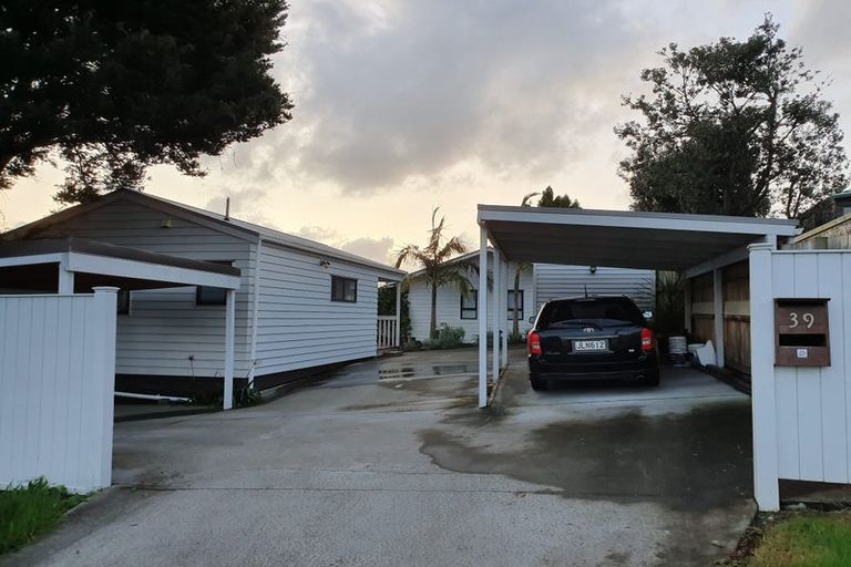 Photo of property in 39 Dakota Avenue, Beach Haven, Auckland, 0626