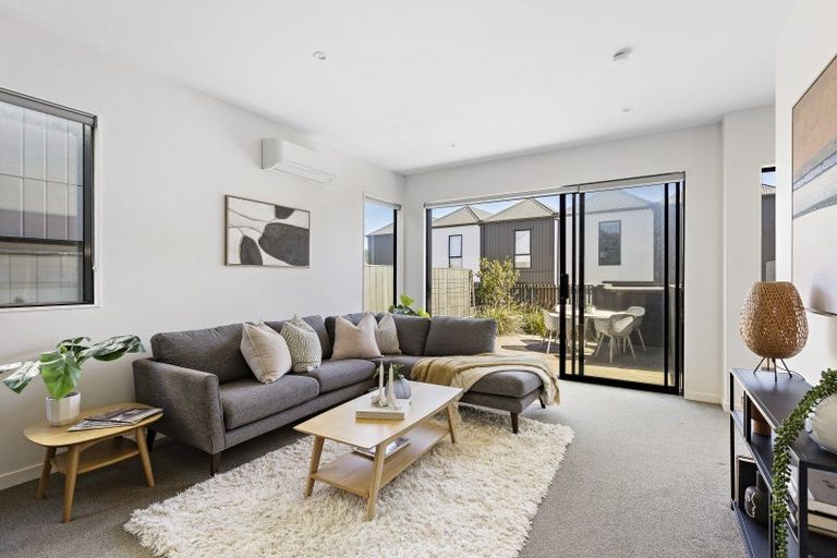 Photo of property in 19/6 Oswald Crescent, Paparangi, Wellington, 6037