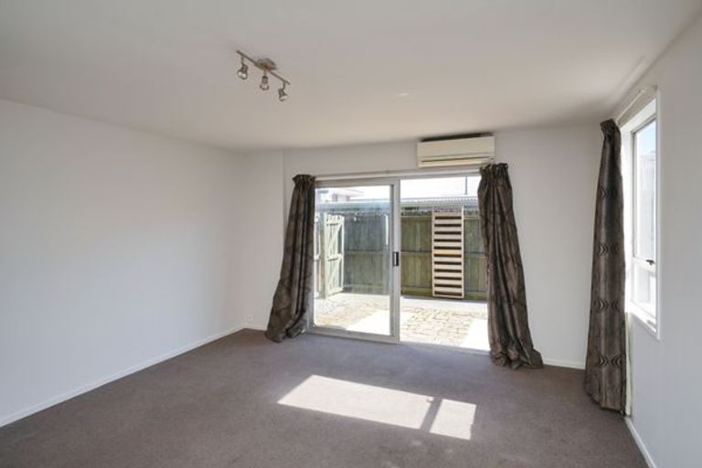 Photo of property in 4/477 Hereford Street, Linwood, Christchurch, 8011