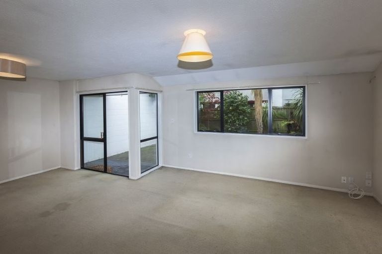 Photo of property in 10 Mayfair Street, Riccarton, Christchurch, 8011