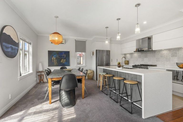 Photo of property in 3 Endeavour Street, Lyall Bay, Wellington, 6022