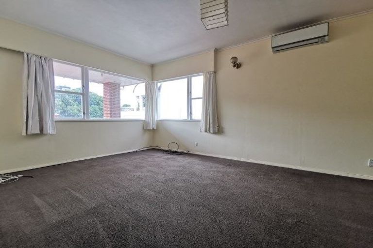 Photo of property in 5a Randwick Road, Northland, Wellington, 6012