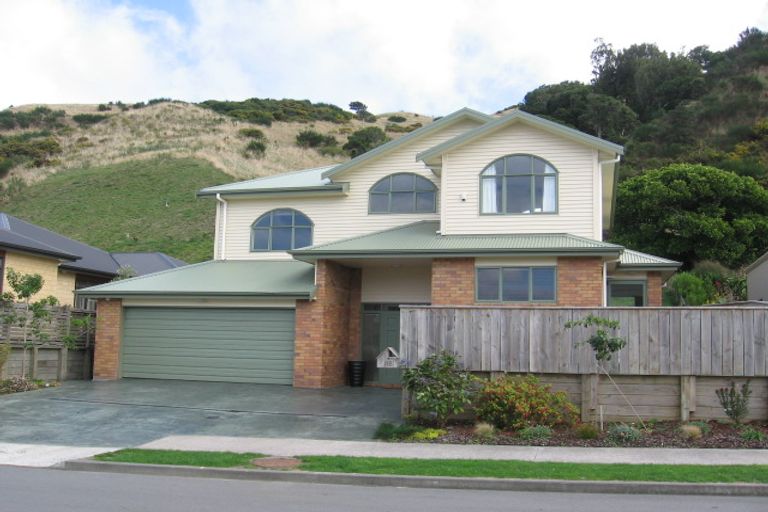 Photo of property in 18 Chippenham Grove, Churton Park, Wellington, 6037