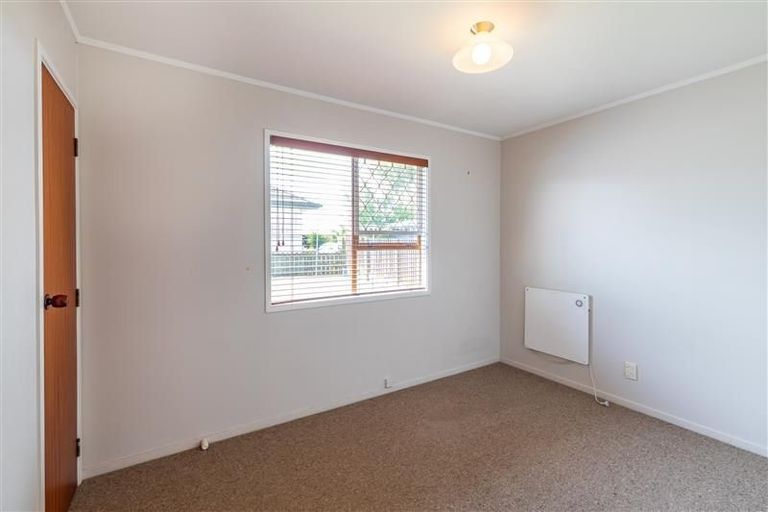 Photo of property in 58 Strid Road, Te Atatu South, Auckland, 0610