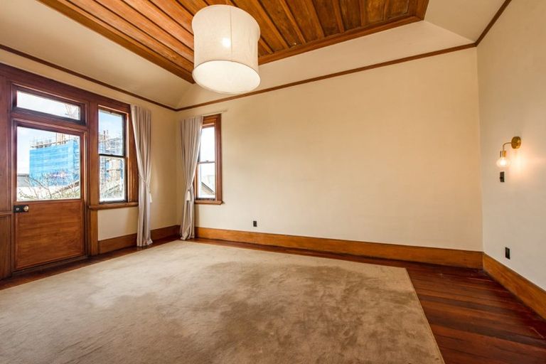 Photo of property in 30 Hobson Street, Thorndon, Wellington, 6011