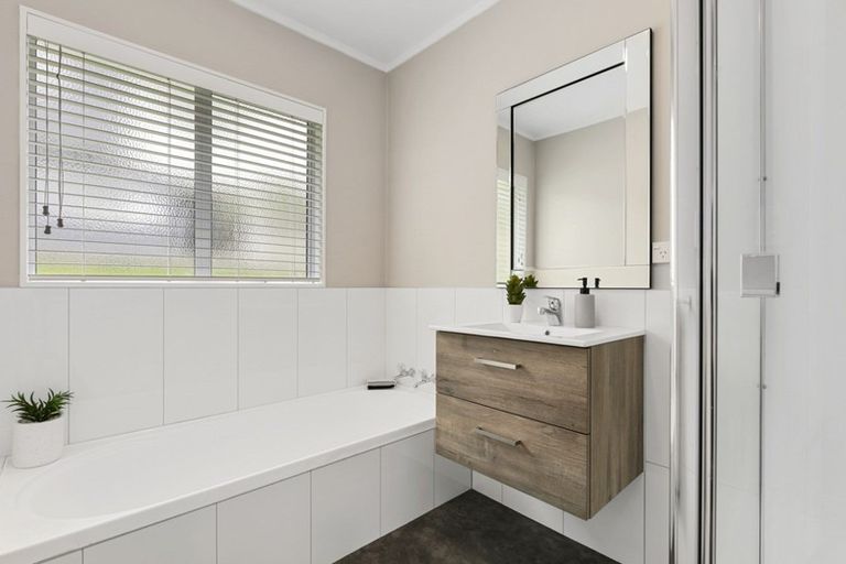 Photo of property in 35a Meander Drive, Welcome Bay, Tauranga, 3112