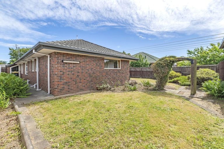 Photo of property in 128 Yaldhurst Road, Sockburn, Christchurch, 8042