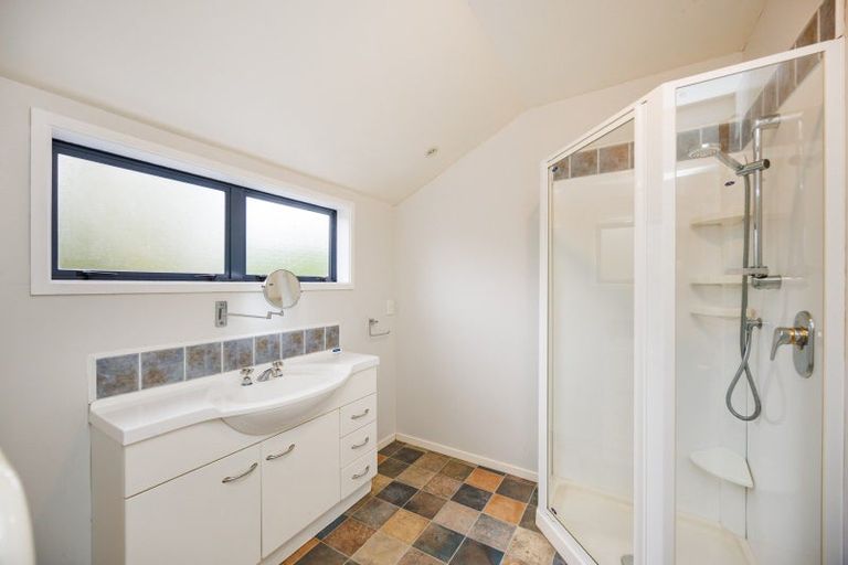 Photo of property in 46 Turitea Road, Fitzherbert, Palmerston North, 4472