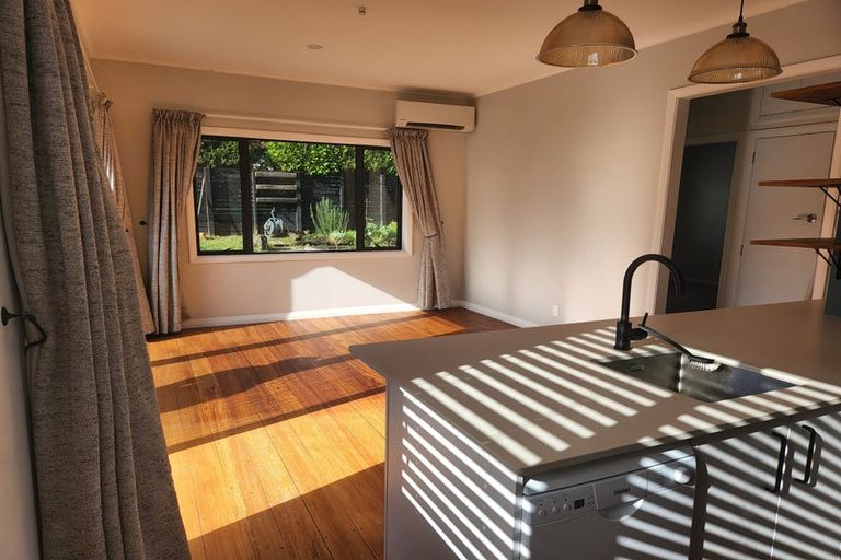 Photo of property in 20 Humphrey Kemp Avenue, Henderson, Auckland, 0612
