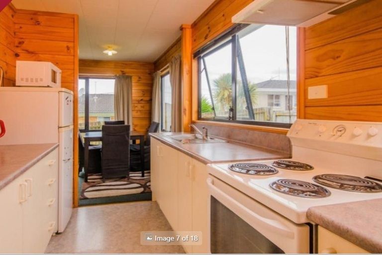 Photo of property in 42a Rimu Street, New Lynn, Auckland, 0600