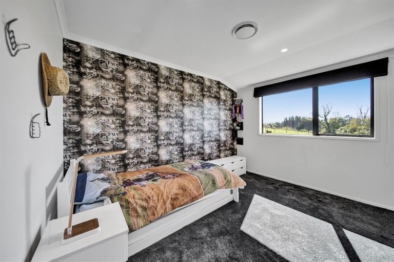 Photo of property in 15 Thomason Road, Egmont Village, New Plymouth, 4371