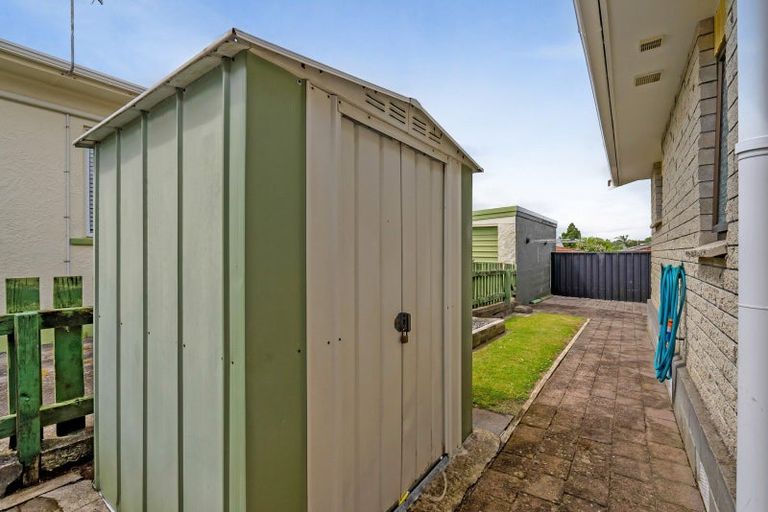 Photo of property in 19a Tukapa Street, Westown, New Plymouth, 4310