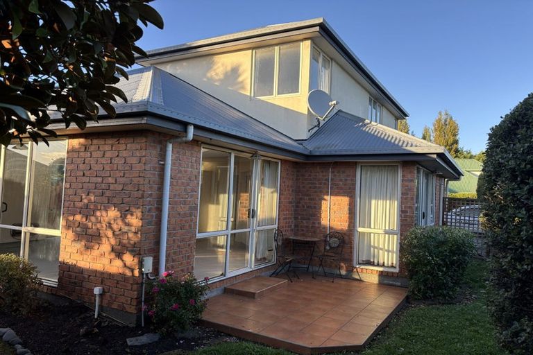 Photo of property in 4 Rosefield Lane, Northcote, Christchurch, 8052