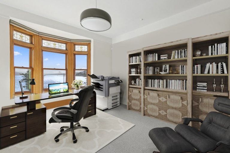 Photo of property in 186 Oriental Parade, Oriental Bay, Wellington, 6011
