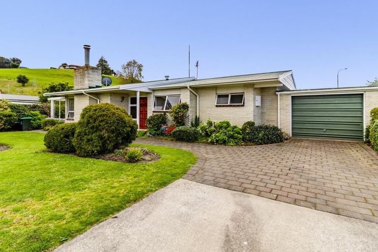 Photo of property in 3 Dolbel Street, Taradale, Napier, 4112
