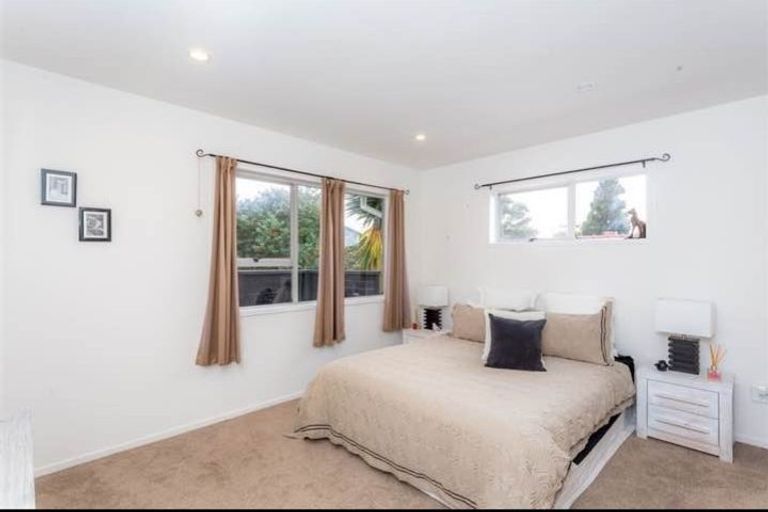 Photo of property in 2/40 Miro Street, New Lynn, Auckland, 0600