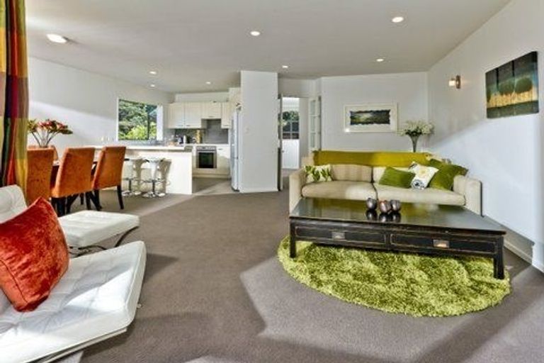 Photo of property in 26/15 Bush Lane, Northcote Point, Auckland, 0627