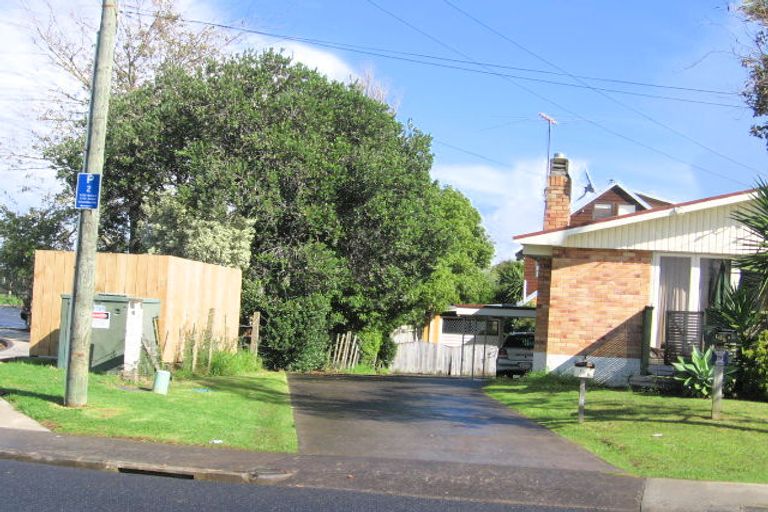 Photo of property in 1/105 Clovelly Road, Bucklands Beach, Auckland, 2012