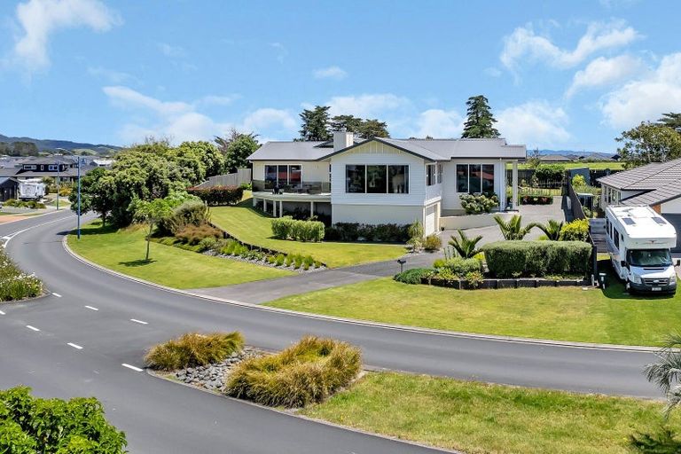 Photo of property in 28 Stace Hopper Drive, One Tree Point, 0118