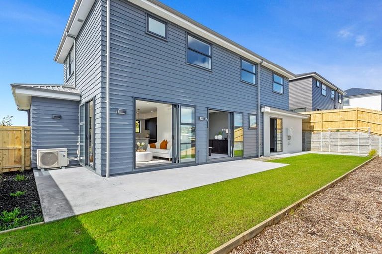 Photo of property in 24 Symes Drive, Red Beach, 0932