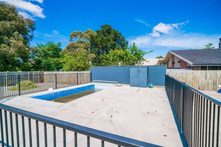 Photo of property in 195 Springs Road, Hornby, Christchurch, 8042