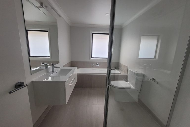 Photo of property in 15 Kawariki Road, Helensville, 0800