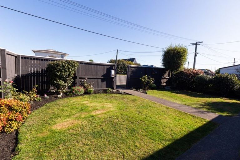 Photo of property in 11 Seymour Street, Hornby, Christchurch, 8042
