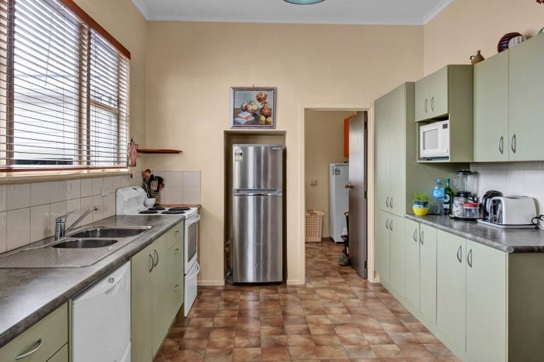 Photo of property in 10 Morrissey Street, Hawera, 4610