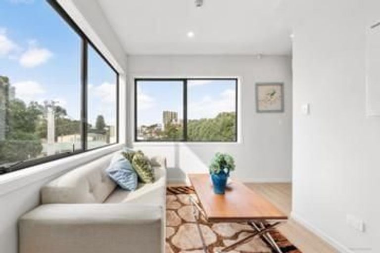 Photo of property in 9/1 Kaponga Crescent, New Lynn, Auckland, 0600