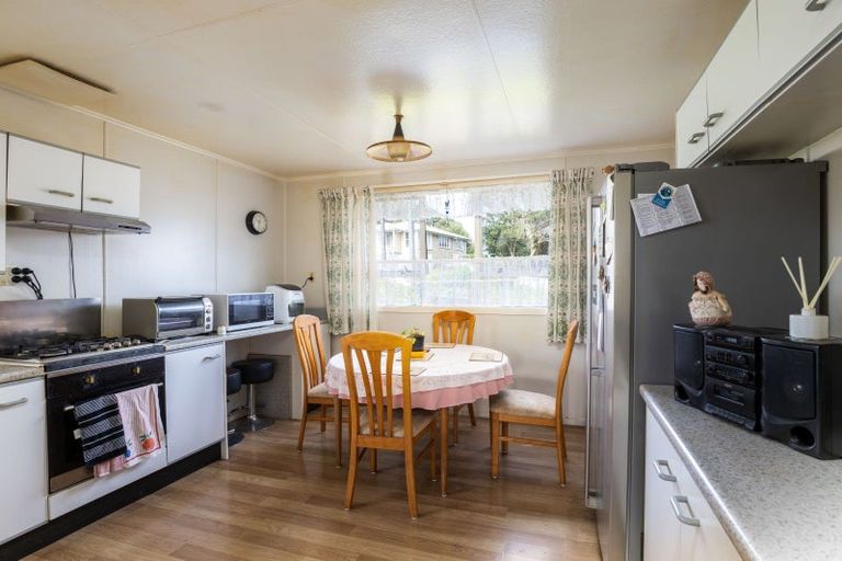 Photo of property in 32 Endeavour Street, Marfell, New Plymouth, 4310