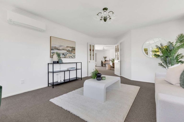 Photo of property in 52 Lysaght Place, Welcome Bay, Tauranga, 3112