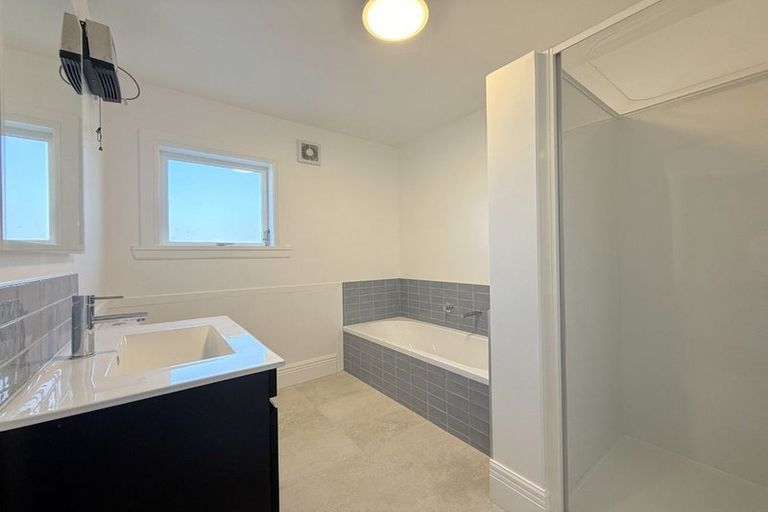 Photo of property in 1 Bidwill Street, Mount Cook, Wellington, 6021