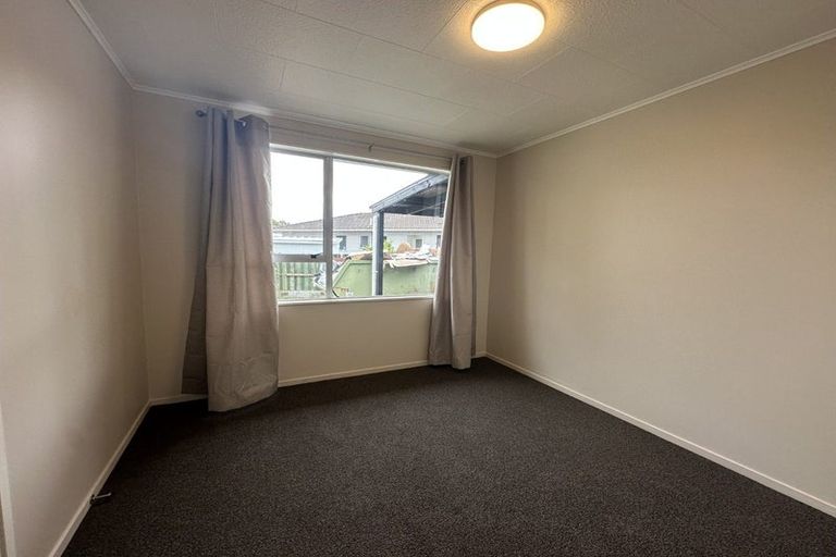 Photo of property in 8 Citril Place, Red Hill, Papakura, 2110