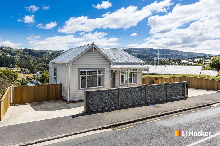 Photo of property in 212 Kenmure Road, Kenmure, Dunedin, 9011
